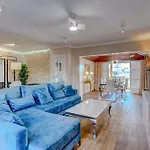別荘 Residencia El Duque - 1, Marius *