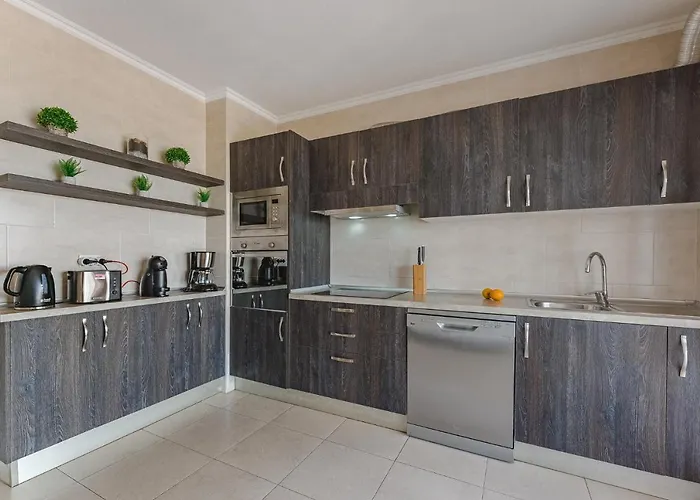 Residencia El Duque - 1, Marius Semesterbostad *