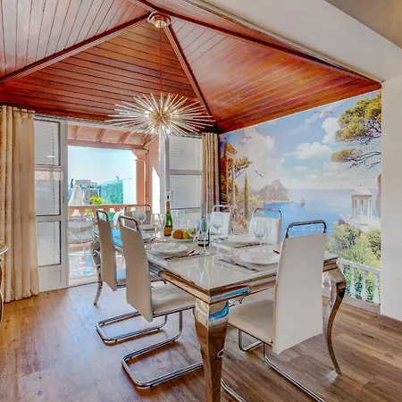 بيت للعطل Residencia El Duque - 1, Marius أذيخي